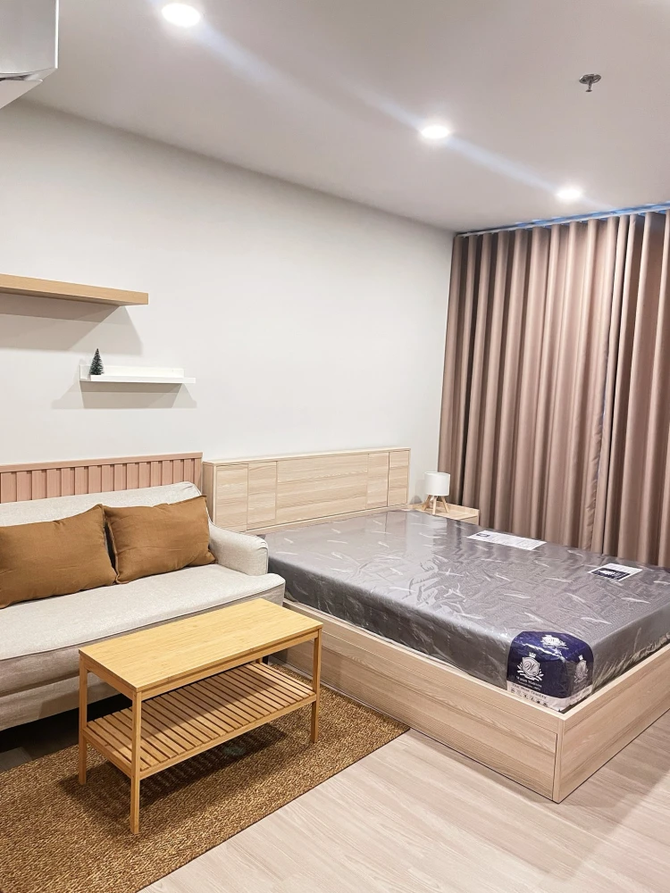 For rent: Aspire Sukhumvit-Rama4, Studio room, Minimalist Muji style, pool and city view, great atmosphere. Book now!