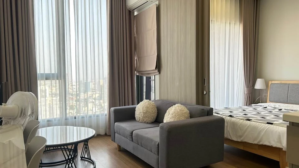 For rent: Cloud Thonglor-Phetchaburi, 35th floor. Beautiful room with unobstructed view. Fully furnished with all appliances. Viewing appointments ava