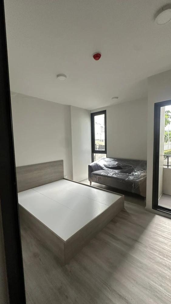 For rent: Quintara MHy'Gen Ratchada - Huai Khwang, 4th floor, studio, fully furnished + electrical appliances, ready to move in with bags
