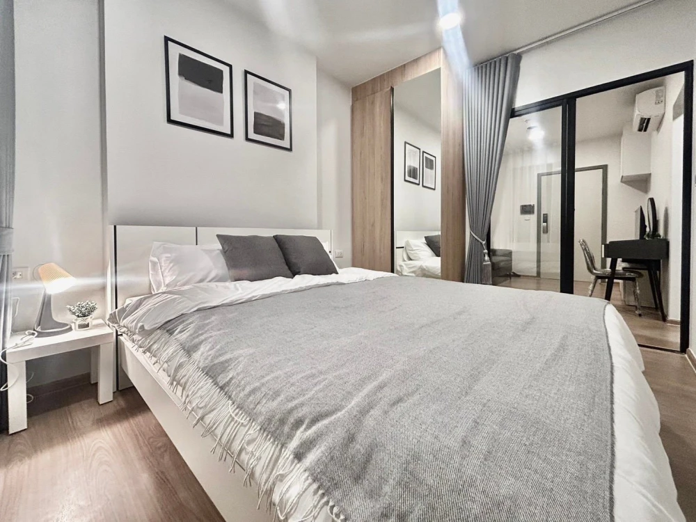 For rent: Chewathai Pinklao Condo, ready to move in, fully furnished, complete with amenities. Hurry and reserve now.