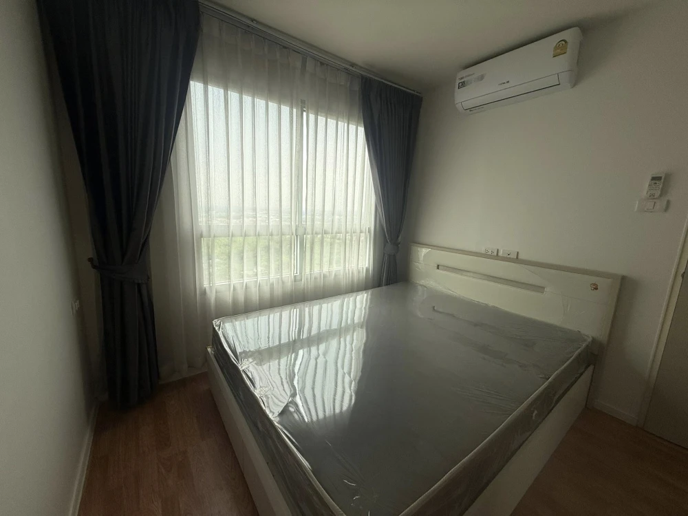 For rent: Lumpini Park Condo, Phetkasem 98, spacious room, lots of usable space. If you don't book, you'll regret it later.