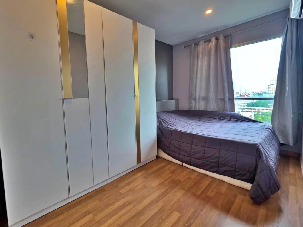 Condo for rent, Lumpini Place Ratchada-Sathu, 12th floor. High floor with great view. Fully furnished. Affordable price. Book now!