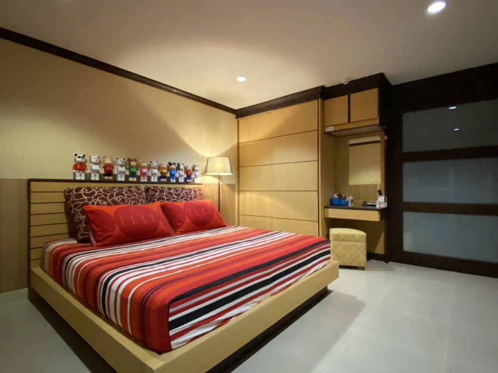 For rent!! Condo Ngamwadi Place, beautiful room, good location, convenient transportation, don't miss it!!