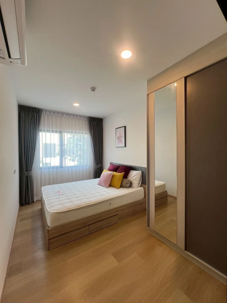 Condo for rent Chewathai Hallmark Lat Phrao-Chokchai 4, beautiful room with furniture.