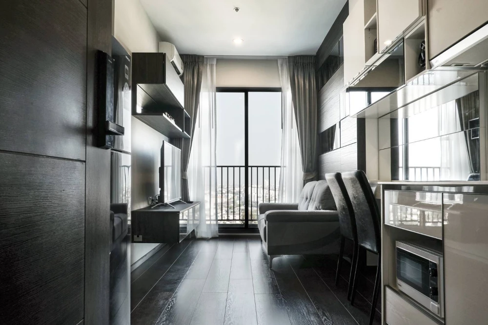 For rent!! Condo C Ekkamai, 17th floor, east side, open view, beautiful room, convenient transportation, ready to move in, don't miss it!!