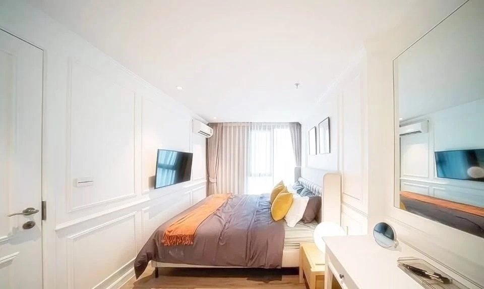 For rent!! Condo C Ekkamai Penthouses, 43rd floor (Duplex), beautifully decorated room, ready to move in immediately. Book now!!