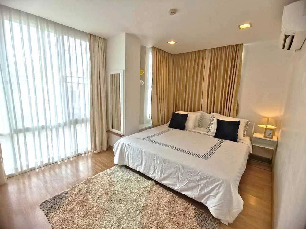 Condo for rent, The Alcove 49, beautiful room, clean, ready to move in.