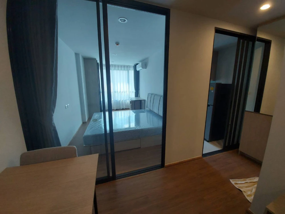 For rent!! Niche Mono Issaraphap condo, 5th floor, Building A, swimming pool view, beautiful room, ready to move in, hurry and book now!!