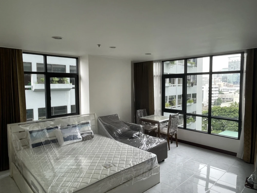 Condo for rent at Phayathai Place, corner room with privacy, comes with a special price. Hurry and reserve now, don't miss out!