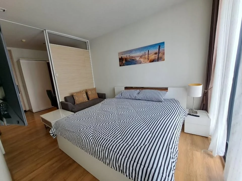 Condo for rent, Park 24 Origin Phrom Phong, top floor, Sukhumvit Road view, fully furnished + electrical appliances, ready to move in