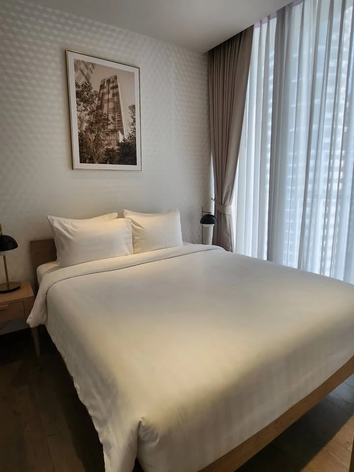 For rent Condo Park 24 Origin Phrom Phong, a luxury condo in the heart of the city. Beautiful room, fully furnished, ready to move in. Don't miss it!!