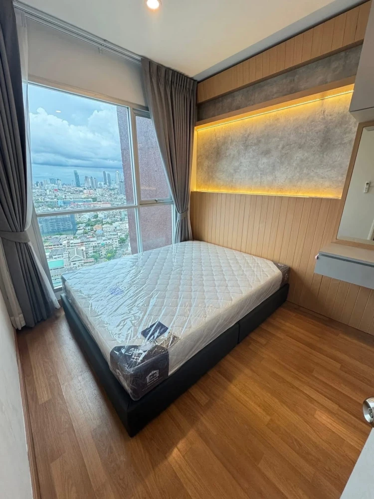 For rent: Lumpini Place Condo, Ratchada-Sathu, ready to move in, open view, no buildings blocking, well-built-in in the room, just bring your bag, hur