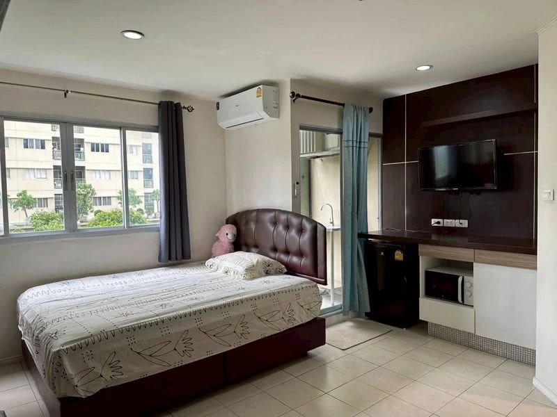 For rent!! Lumpini Condo Town Ramintra-Nawamin, 2nd floor, Building D. Beautifully decorated, ready to move in. Don't miss out!!
