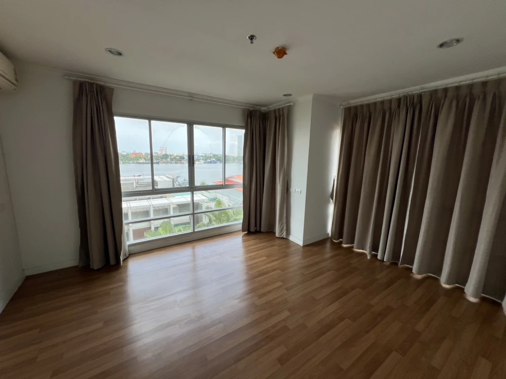 For rent!! Lumpini Park Riverside Condo - Rama 3 Empty room, room decoration line, don't miss it, hurry up and book now!!