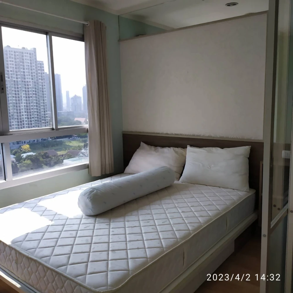 Condo for rent at Lumpini Sukhumvit 77/2. Separate rooms with clear zones. Affordable price. Come reserve now before you miss your chance.