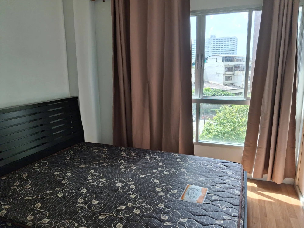 Condo for rent, Lumpini Place Ratchayothin. Fully furnished with appliances. Just bring your personal belongings and move in! Don't wait!