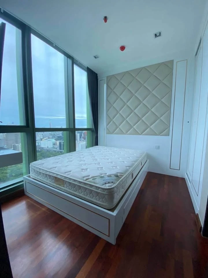 For rent!! Condo Wish Signature Midtown Siam Condo, good location, ready to move in right away, hurry up and book now!!