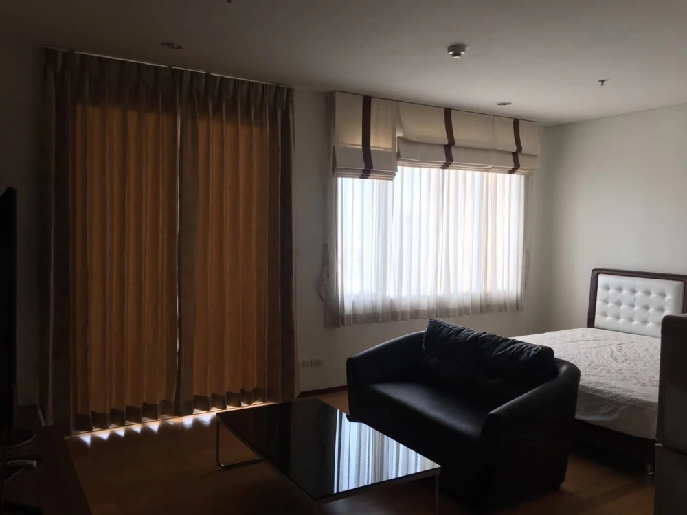 For rent!! Condo Villa Sathorn, beautifully decorated room, ready to move in, good location condo, convenient transportation, don't miss it!!