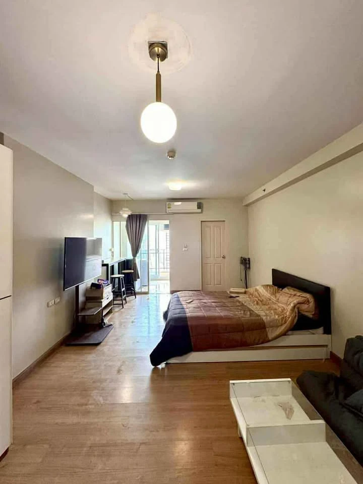 For rent!! Supalai Park Ekkamai-Thonglor Condo, 24th floor, luxurious condo, beautiful room, fully furnished, ready to move in. Don't miss it!!