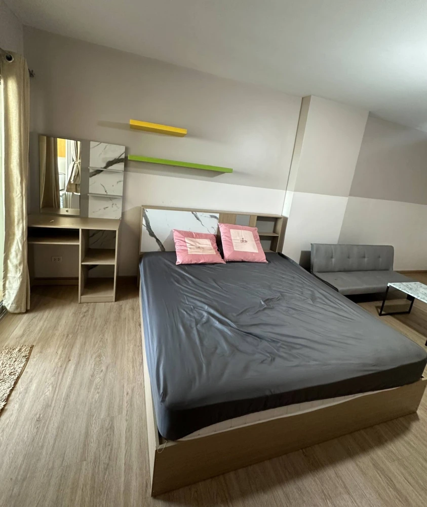 For rent: Supalai Park Srinakarin Condo, high floor unit, affordable price, fully furnished, great value. Book now!