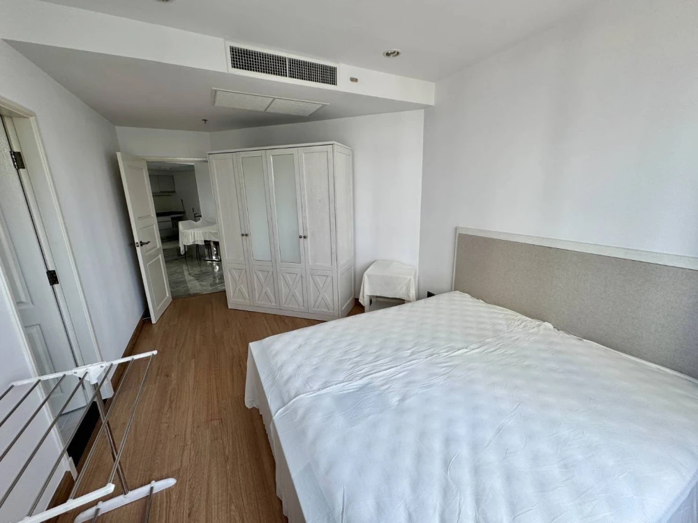 Condo for rent!! Supalai Wellington, 14th floor, Building B, swimming pool view. Beautiful room, fully furnished, great price, ready to move in. Reser