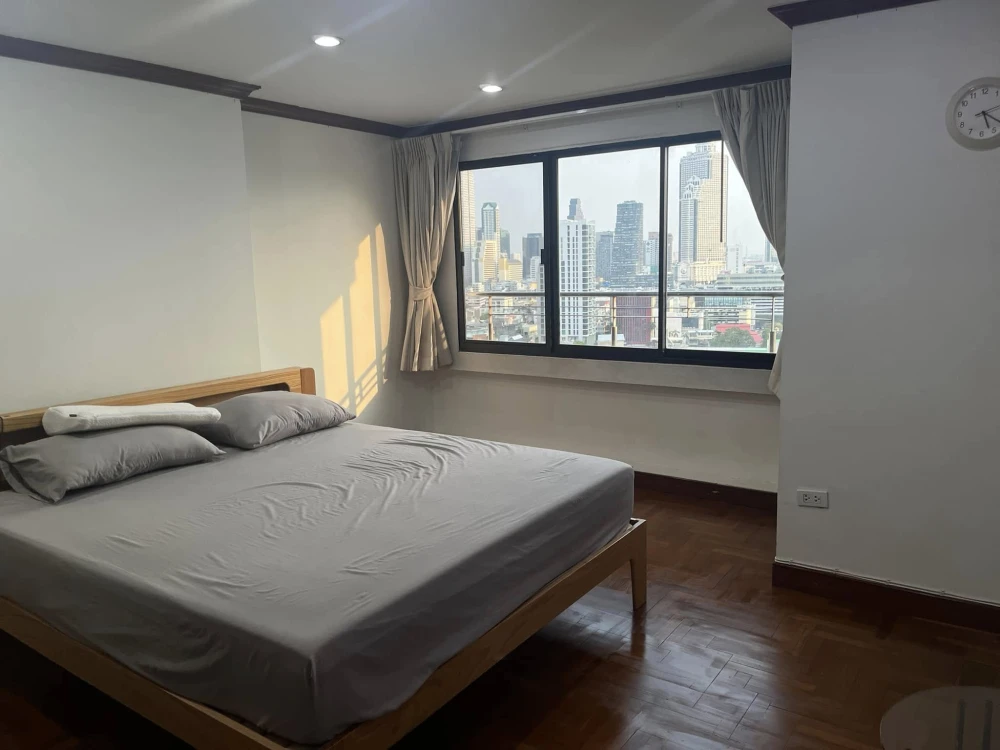 Condo for rent, Si Phraya Riverview, ready to move in, 21st floor, view of the Icon Siam river, hurry and reserve now.