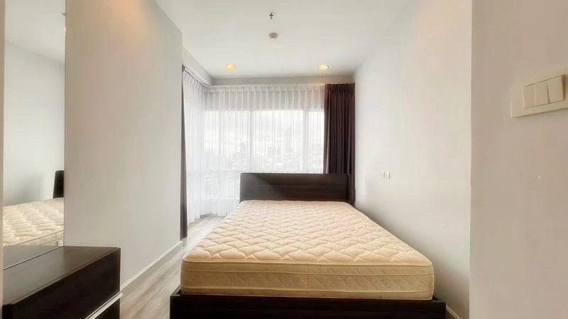 For rent!! Condo Centric Sathorn - Saint Louis, 1st floor, beautiful room, fully furnished, just bring your bags and move in. Don't miss out!!