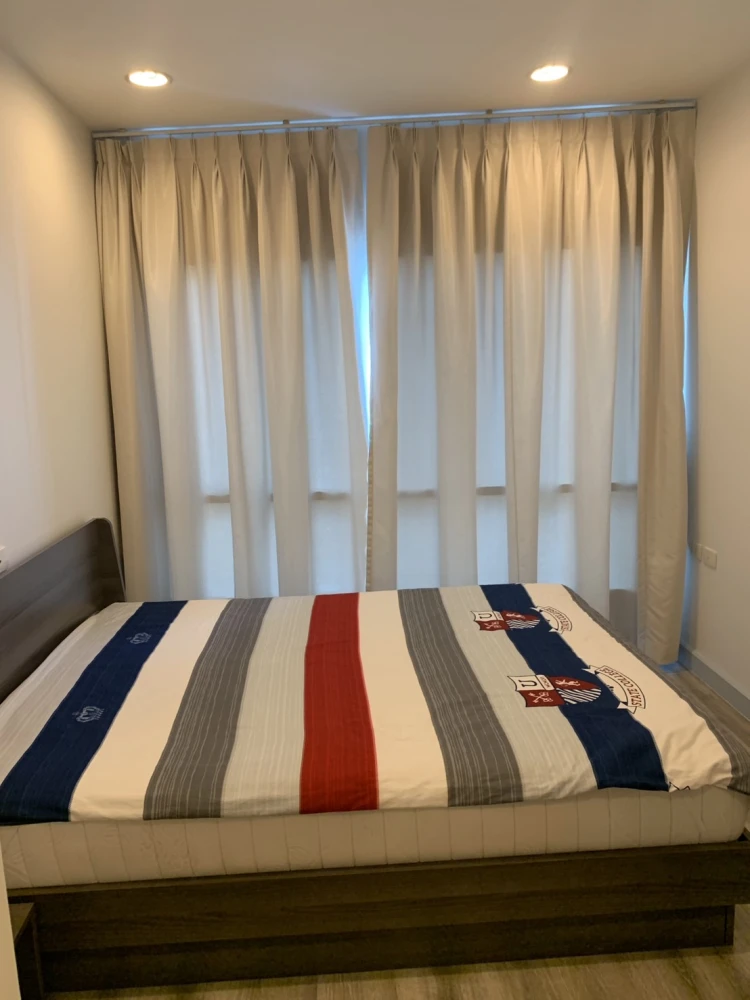 For rent!! Condo Centric Sathorn - Saint Louis, 9th floor, beautiful room, just renovated, ready to move in, hurry and book now!!
