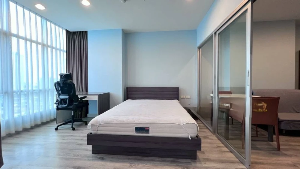 For rent!! Centric Sathorn-St. Louis Condo, beautiful room, fully furnished, ready to move in! Reserve now!!