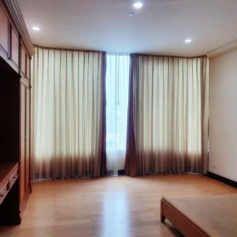 For rent!! Condo The Park Chidlom, 21st floor, luxury condo, spacious, can live in the whole house, if you don't book, you will regret it!!