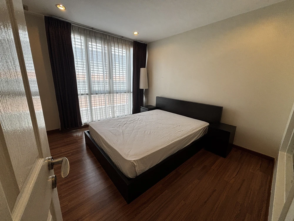 Condo for rent: The Surawong by Chewathai Hub Soon. Prime location, beautiful and comfortable rooms. Book now!!