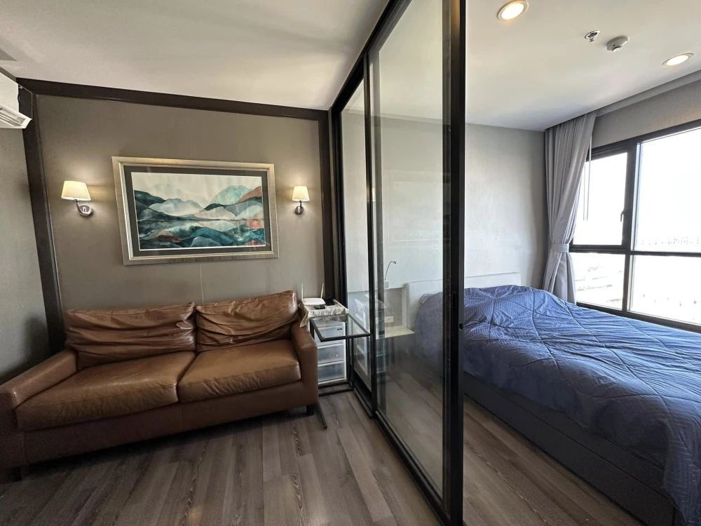 For rent!! Condo The Base Park East, 10th floor, garden square view, beautifully decorated room, ready to move in, don't miss it!!