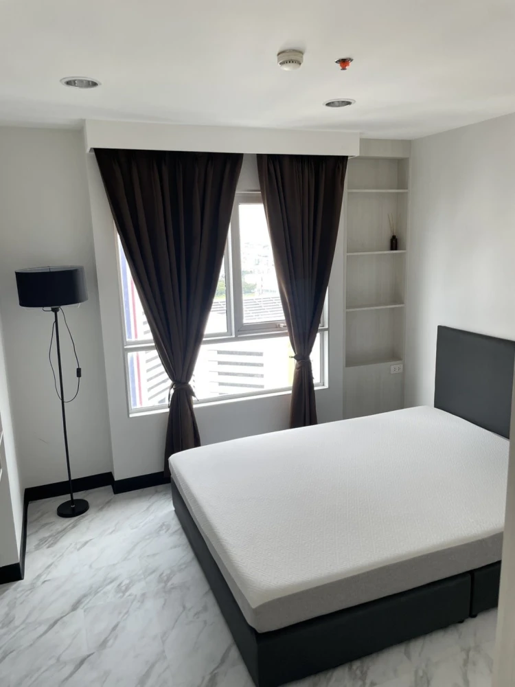 Condo for rent at Belle Grand Rama 9! Beautiful, livable unit, fully furnished, ready to move in! Don't miss out!!
