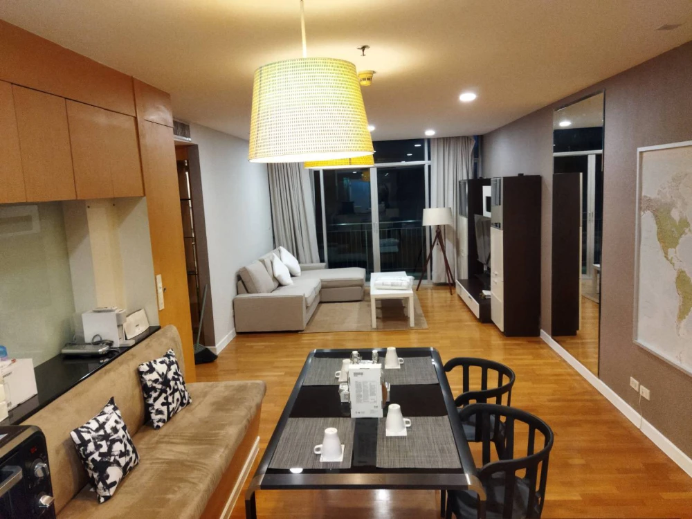 Condo for rent, Urbana Sathorn, 20th floor (corner unit), fully furnished, ready to move in. Don't miss out!