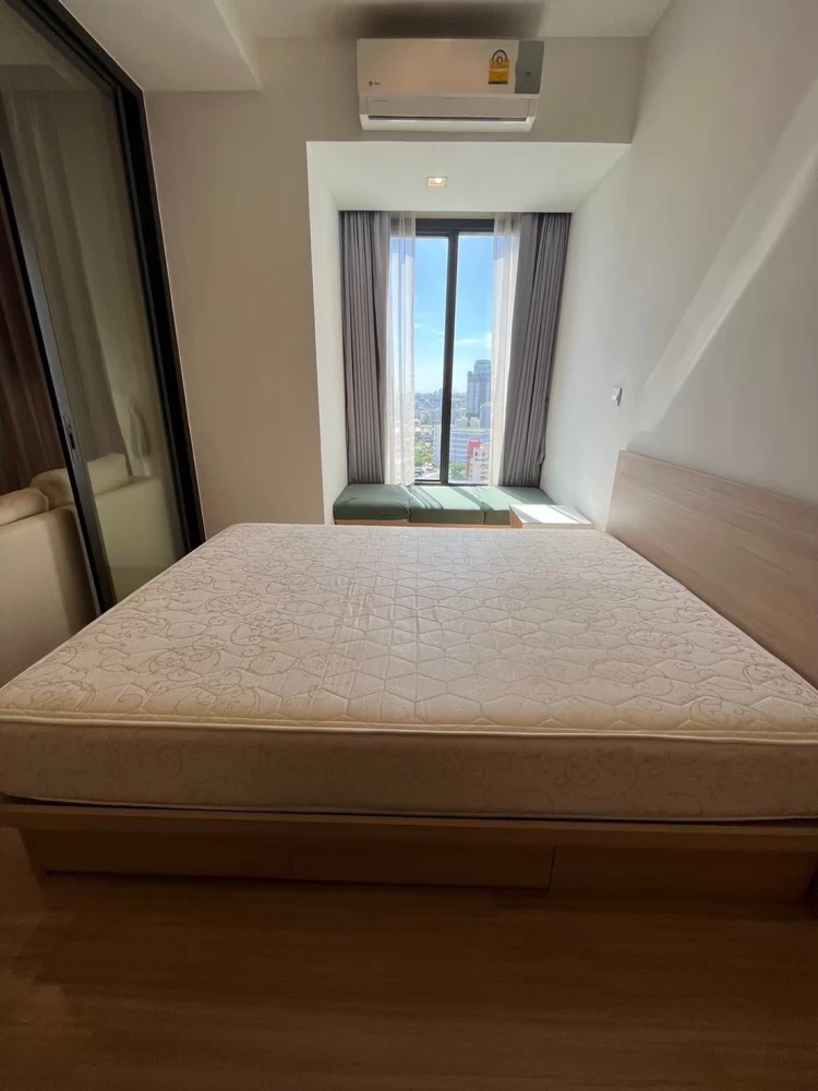 For rent!! Condo M Chatuchak, 15th floor, beautiful room, ready to move in. Great location, convenient transportation. Don't miss it!!