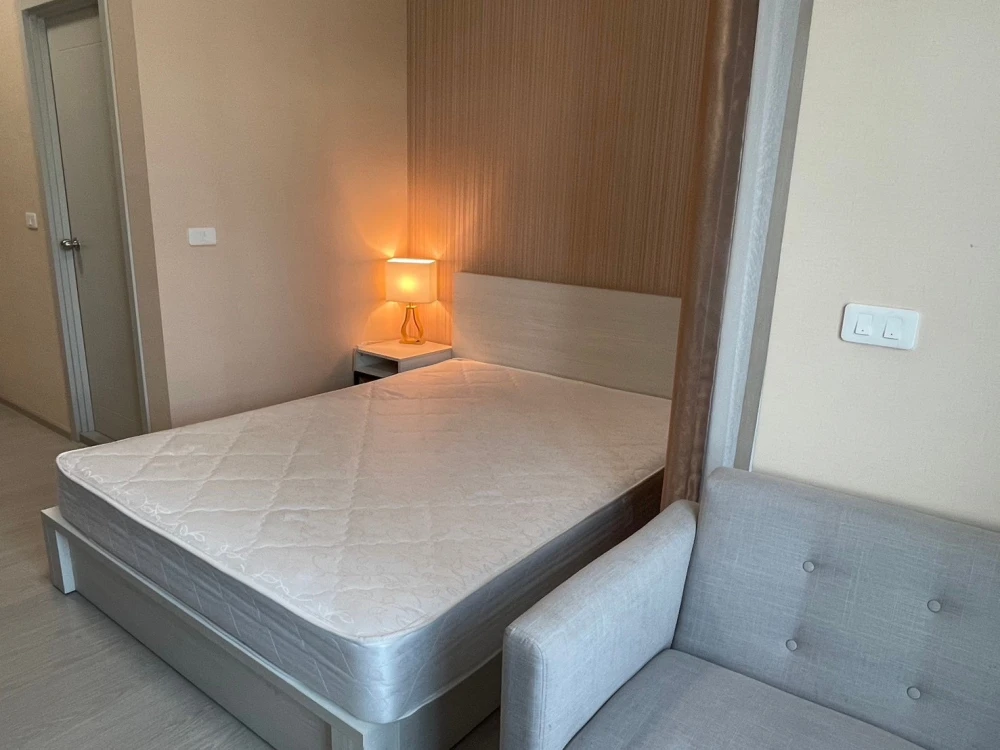 For rent!! Condo Chapter One Shine Bang Pho, 6th floor, garden view, fully furnished, wallpapered throughout the room, book now!!