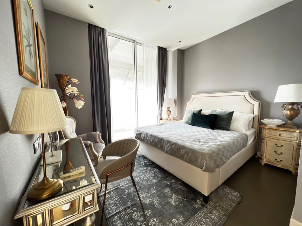 For rent!! Condo Magnolia Ratchadamri Boulevard, 22nd floor, perfectly meets all your lifestyle needs. Hurry up and book now!!
