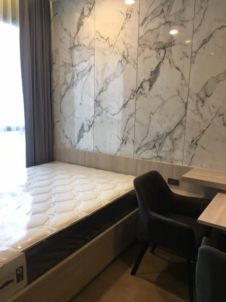 For rent!! Ashton Chula-Silom Condo, 11th floor, beautiful room, fully furnished, ready to move in! Don't miss out!!