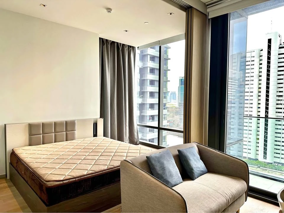 For rent!! Condo Ashton Silom, 22nd floor, beautiful room, convenient transportation, near BTS Chong Nonsi, don't miss it!!