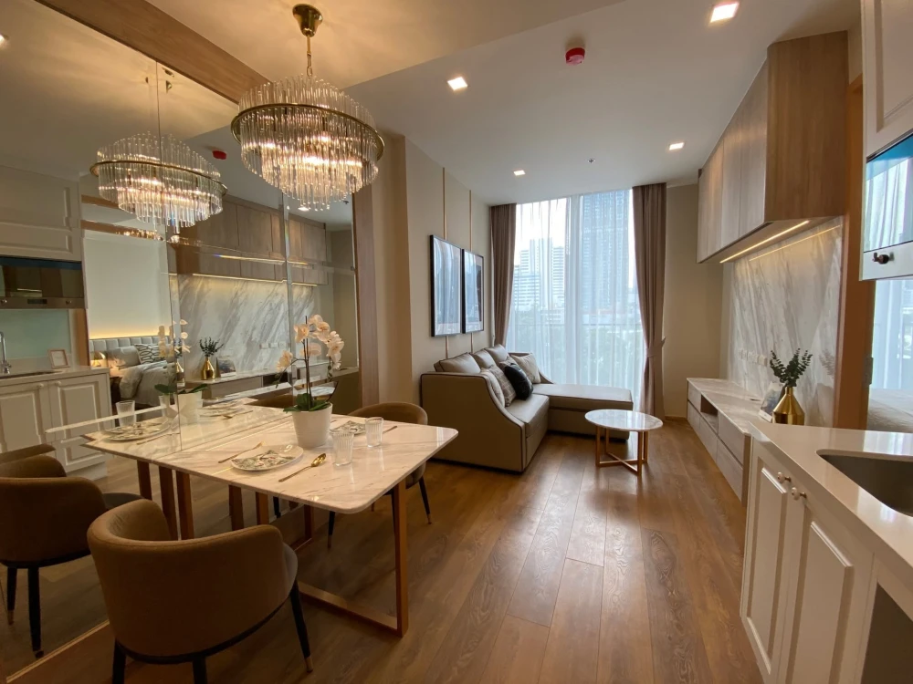 Condo for rent, Noble Bee Sukhumvit 33, nice room, spacious size, comes at a great price, book now.