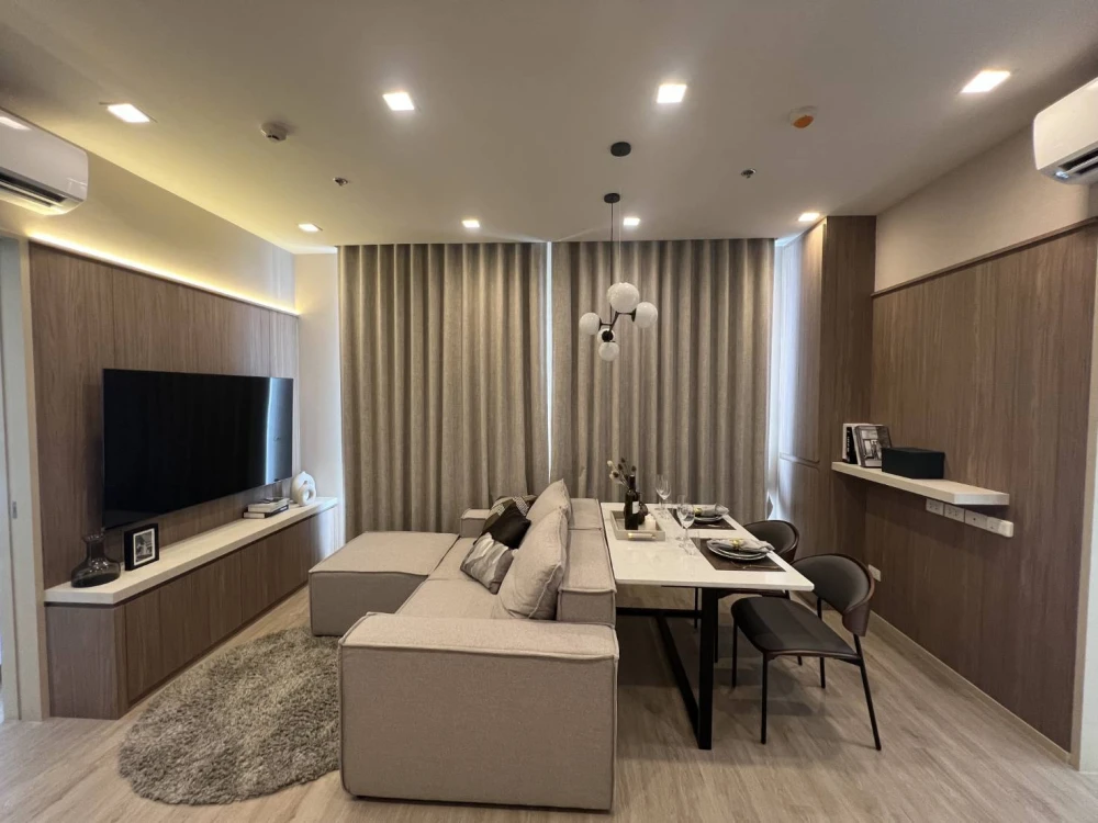 Condo for rent at Noble State 39. Beautiful unit, fully furnished, ready to move in. Don't miss out!!