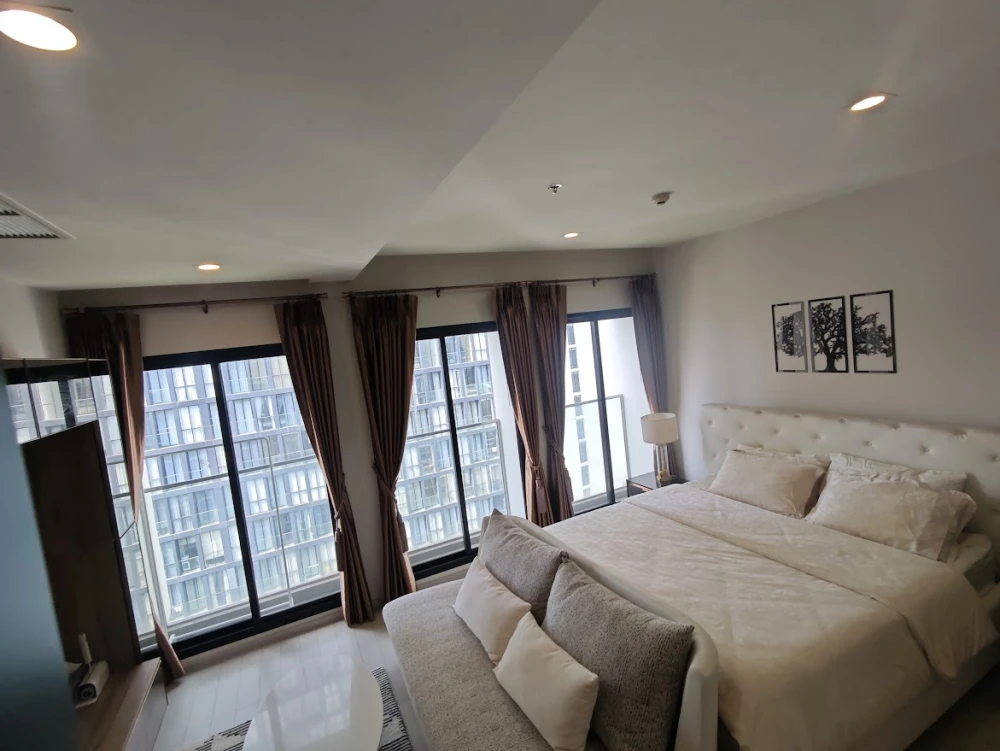 For rent!! Noble Ploenchit Condo, 12th floor, Building A, beautiful room, fully furnished, ready to move in. Reserve now!!
