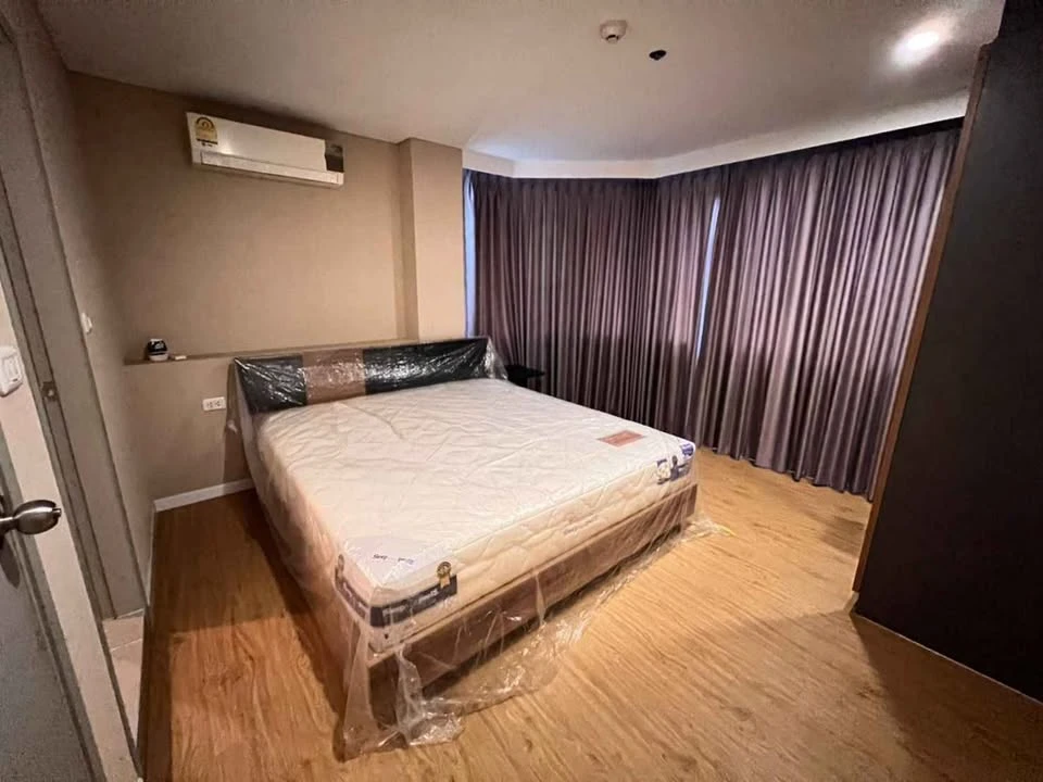 For rent!! Siamese Nang Linchi Condo, 4th floor, Building A, swimming pool view. Beautiful room, fully furnished, ready to move in. Don't miss out!!