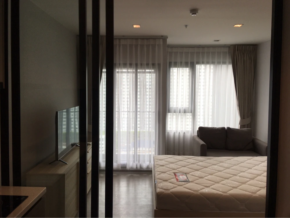 For rent!! Condo Life Sathorn - Sierra 19th floor, beautiful room, ready to move in, good price, hurry to book now!!