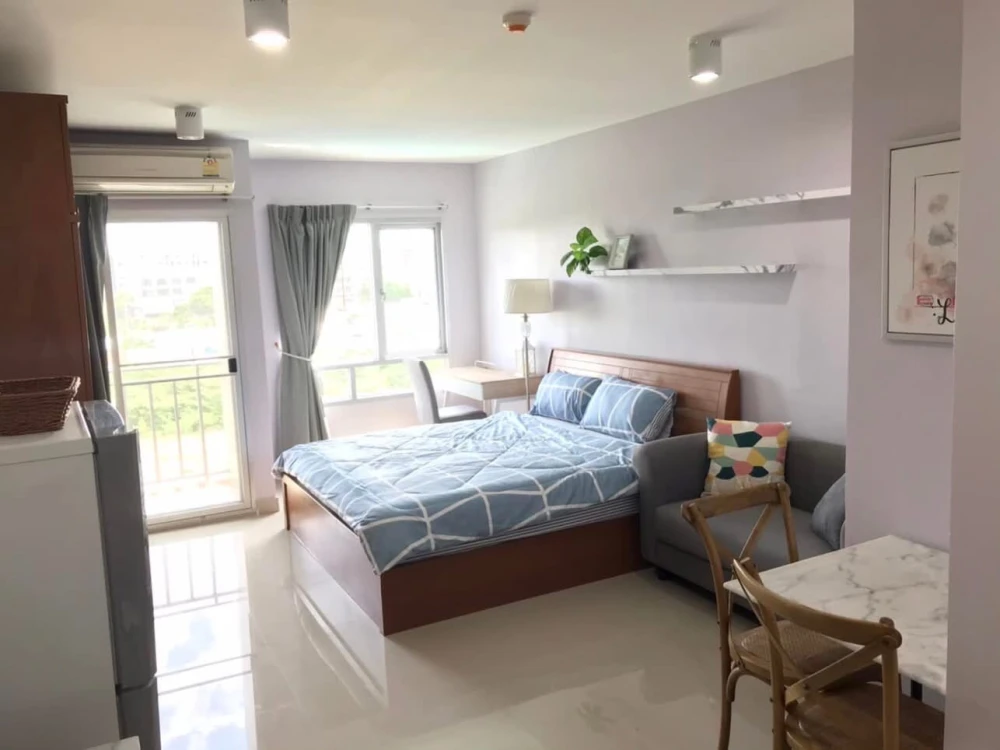 For rent!! Condo Iris Avenue On Nut - Wongwaen, 5th floor, Building 3, swimming pool view, fully furnished, ready to move in, don't miss it!!