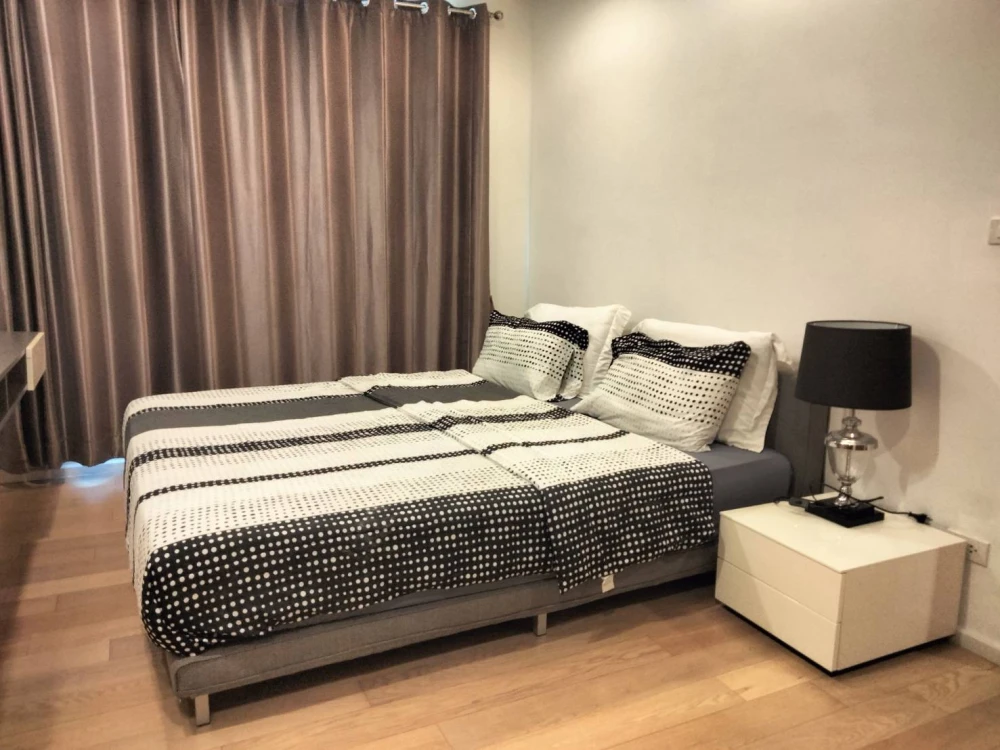 For rent!! Condo 15 Sukhumvit Residence, 7th floor, beautiful room, convenient transportation, ready to move in, don't miss it!!