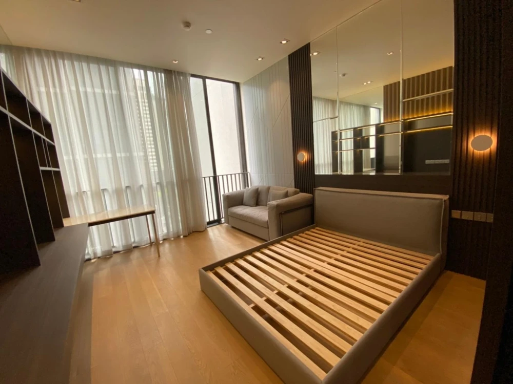 For rent!! Condo 28 Chidlom, 3rd floor, luxury condo, beautiful room, fully furnished, ready to move in, don't miss it!!