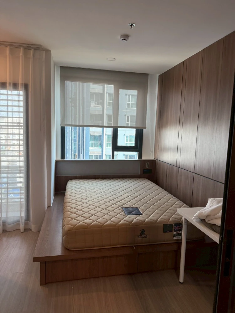 Condo for rent, Denim Jatujak. Nicely furnished with high-quality built-in features. Amazing price! Book today! Don't miss out!