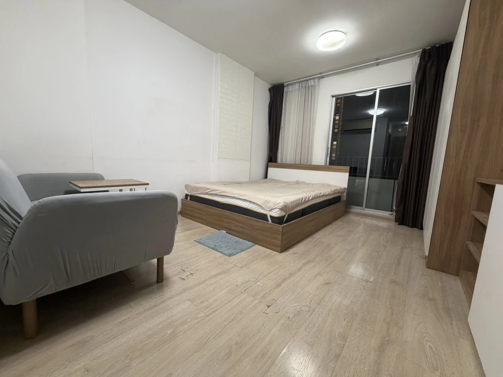 For rent: Elio Sukhumvit 64 condo, studio room, 4th floor, fully furnished. Don't miss out!