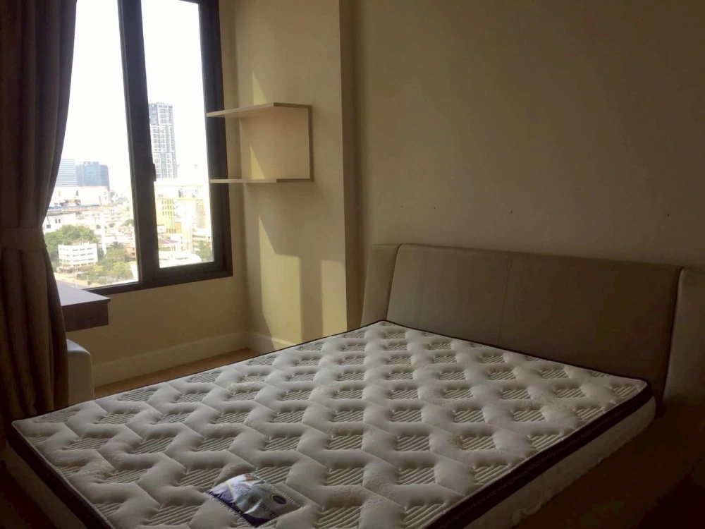 Condo for rent Equinox Pahol Vibha, spacious room, lots of usable space, high floor, hurry up and reserve now, don't miss out.